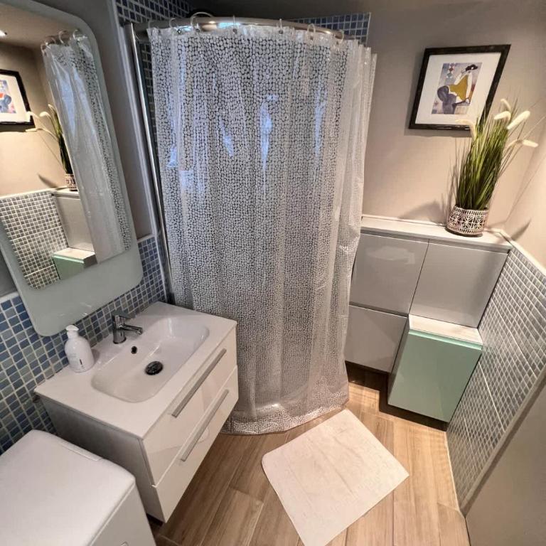 Studio at the heart of Carre D'or 2 mins Sea Wi-fi - Appartement - 20