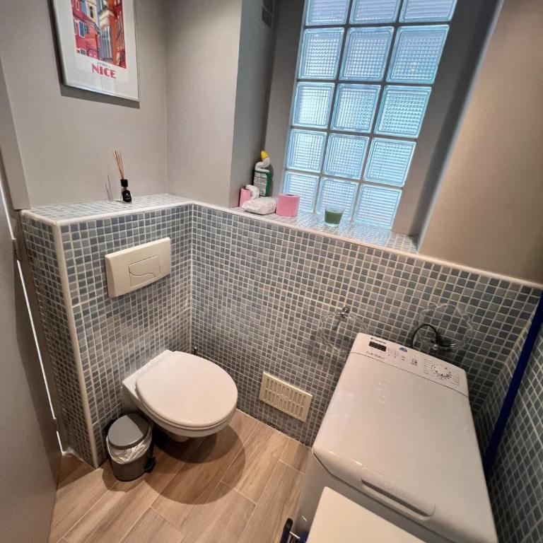 Studio at the heart of Carre D'or 2 mins Sea Wi-fi - Appartement - 22