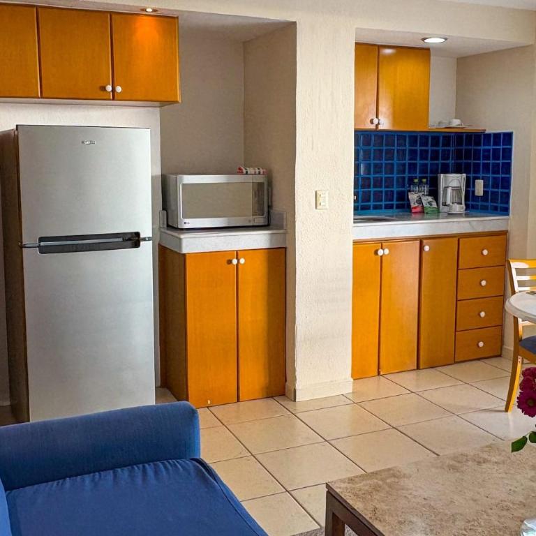 Ocean view & hotel amenities! - Double or Twin Room - 2