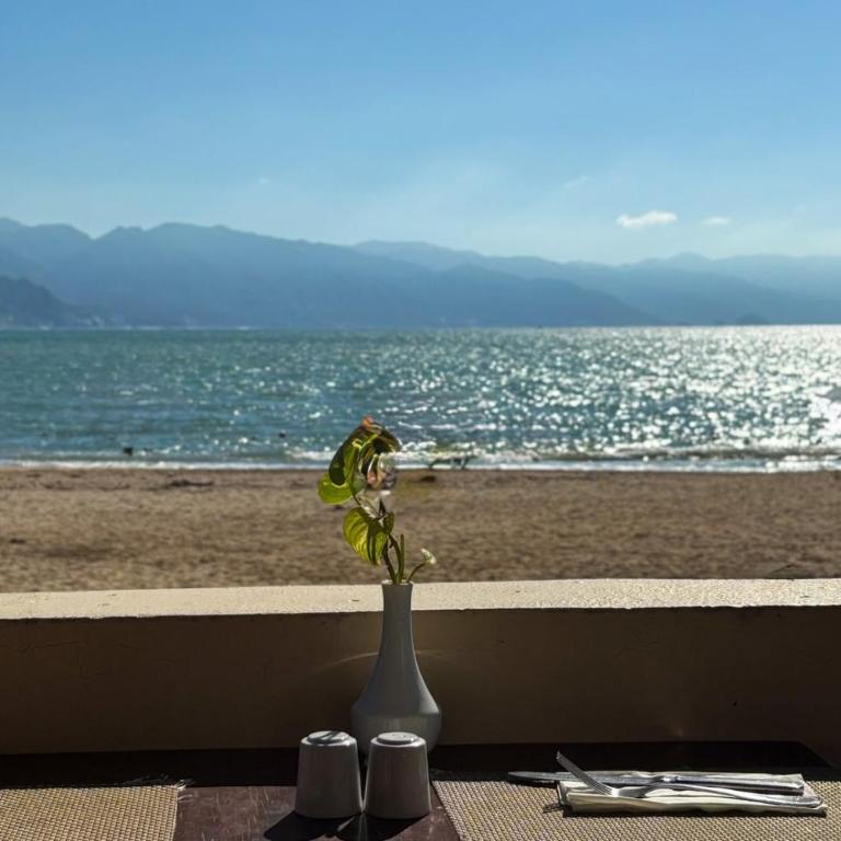 Ocean view & hotel amenities! - Double or Twin Room - 13