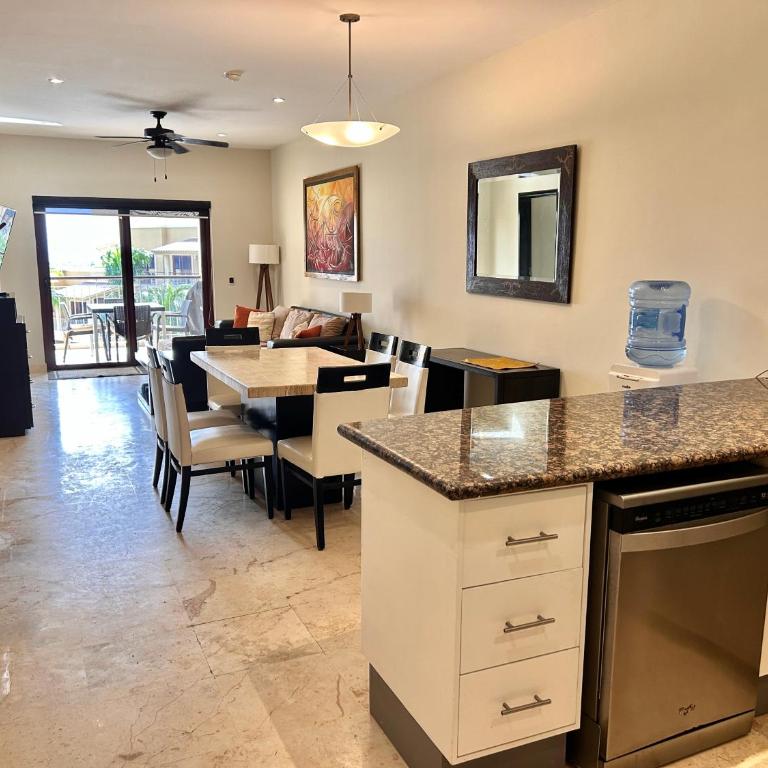El Faro 402 SURF ocean view 2 bedroom condo - Two-Bedroom Apartment - 17