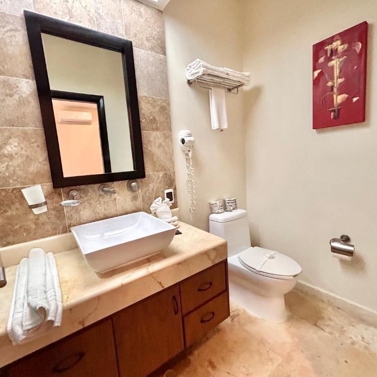 El Faro 402 SURF ocean view 2 bedroom condo - Two-Bedroom Apartment - 10