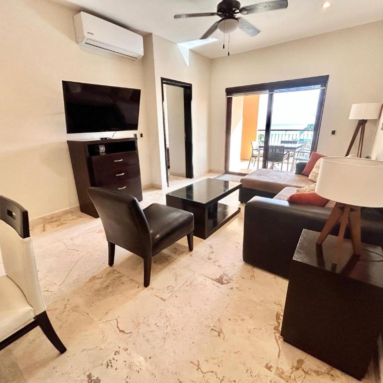 El Faro 402 SURF ocean view 2 bedroom condo - Two-Bedroom Apartment - 29