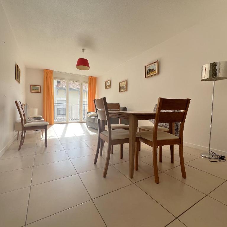 Appartement confortable proche centre-ville, 4 pers, parking inclus - FR-1-474-209 - Appartement - 6