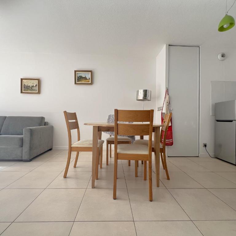 Appartement confortable proche centre-ville, 4 pers, parking inclus - FR-1-474-209 - Appartement - 8