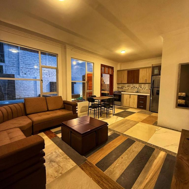 Lujo y Confort en Catamayo - Casa Vacacional de 3 dormitorios - 12