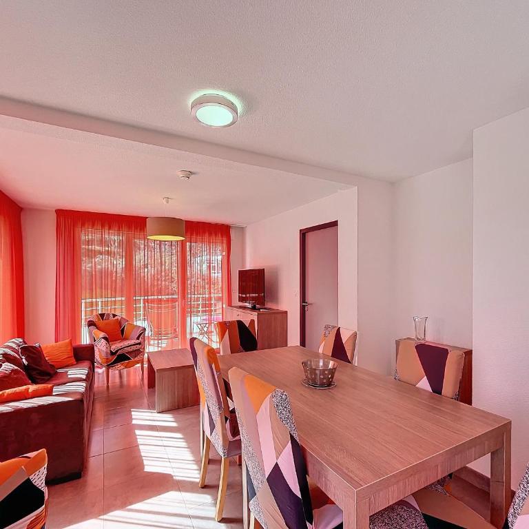 Bel F3 climatisé avec parkings, terrasse et vue sur montagnes à 50m du centre et des thermes - FR-1-451-213 - Apartamento de 2 dormitorios - 5
