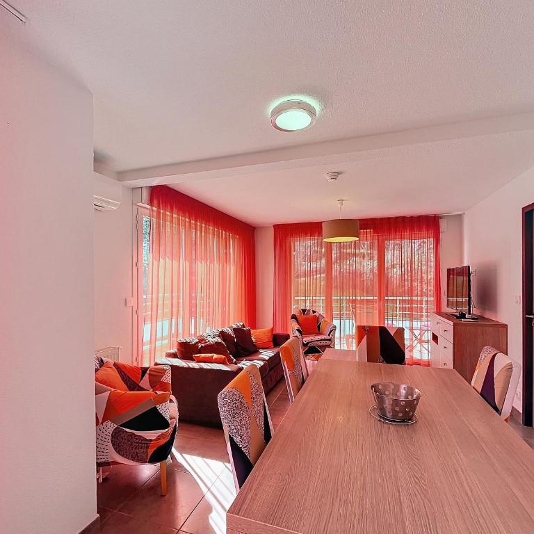 Bel F3 climatisé avec parkings, terrasse et vue sur montagnes à 50m du centre et des thermes - FR-1-451-213 - Apartamento de 2 dormitorios - 6