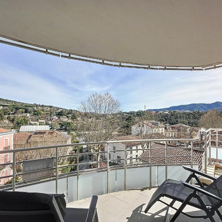 Bel F3 climatisé avec parkings, terrasse et vue sur montagnes à 50m du centre et des thermes - FR-1-451-213 - Apartamento de 2 dormitorios - 24