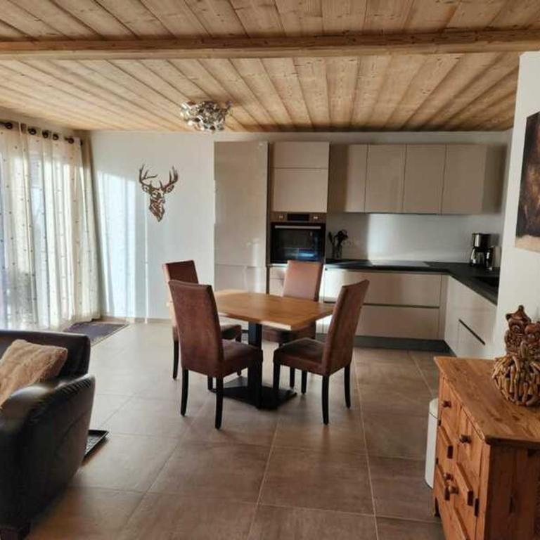 Chalet 3 pièces avec WIFI, parking et terrasse à Châtel - FR-1-676-205 - Appartement - 4