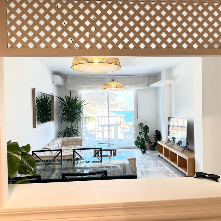 Espectaculares vistas al Mediterráneo con piscina a 80 metros de la playa - Apartamento con vistas al mar - 26