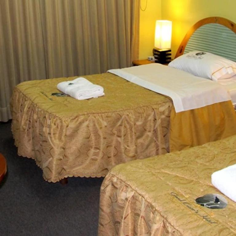 Grand Cesars Hotel - Habitación Doble con baño privado - 2 camas - 4
