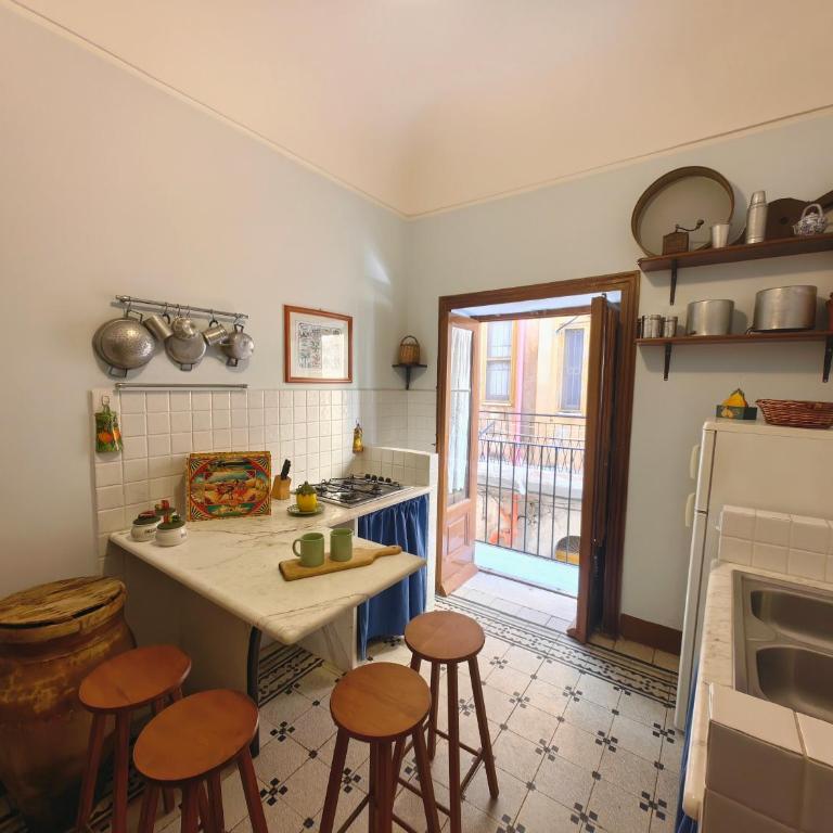Downtown Grandama Home della Cassatella - Air Conditioner&wifi - Two-Bedroom Apartment with Balcony - 5