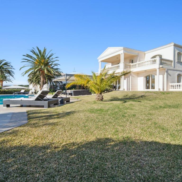 Luxury Seafront Villa with Heated Infinity Pool - Villa - 5