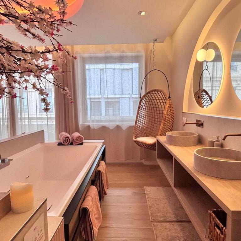 Blossom Suite-Hyper centre Jacuzzi Balcon clim - One-Bedroom Apartment - 2