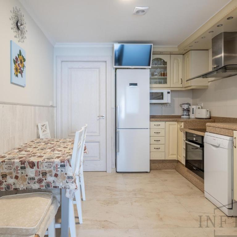 Inftour Apolo III Atico - Two-Bedroom Apartment - 12