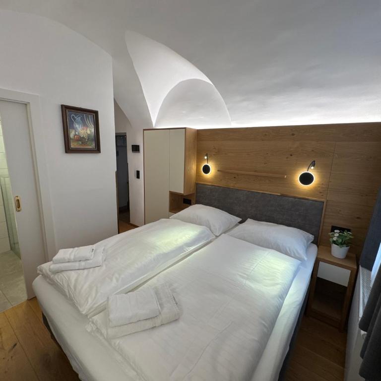 Guesthouse Mozart - Apartment House - Doppelzimmer mit eigenem Bad - 6