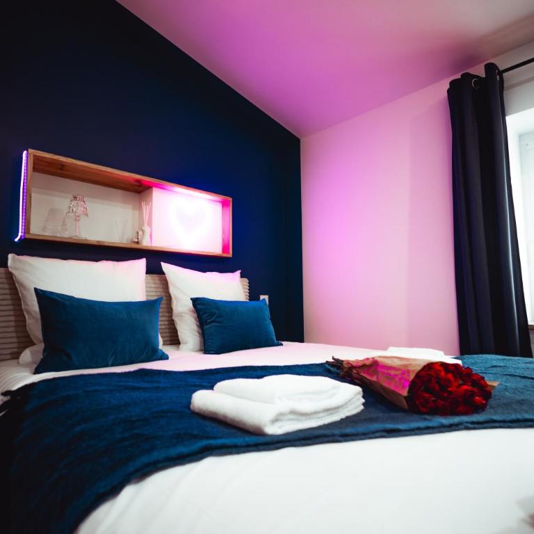 FRENCH KlSS - Love Room by PRIM0 C0NCIERGERIE - Appartamento con 1 Camera da Letto - 8