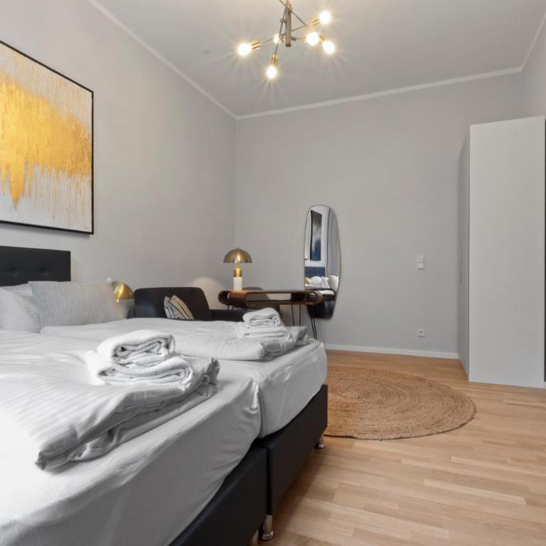 Flatista Homes - Luise - Three-Bedroom Deluxe Apartment - 6