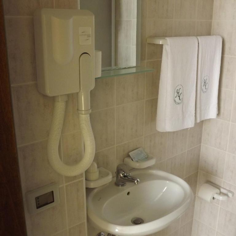 Hotel Columbia - Camera Doppia con Letti Singoli - 4