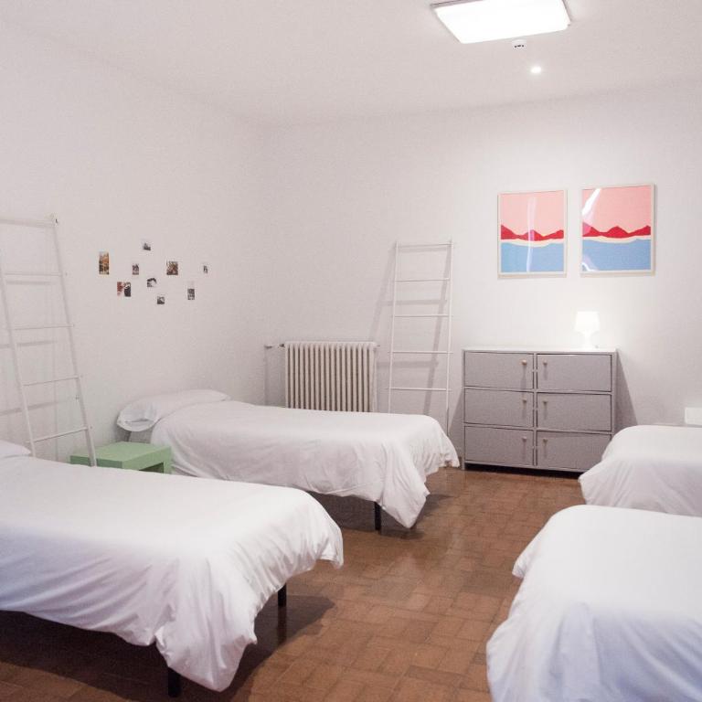 A Room In The City Hostel - Habitación Compartida Mixta de 8 camas - 2