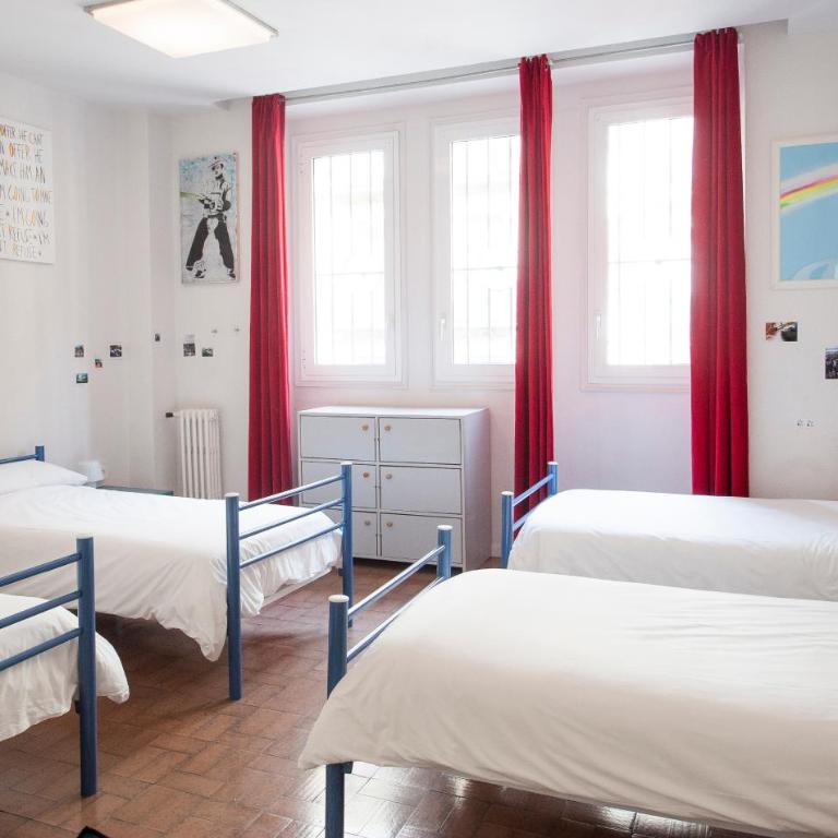 A Room In The City Hostel - Habitación Compartida Mixta de 6 camas - 5