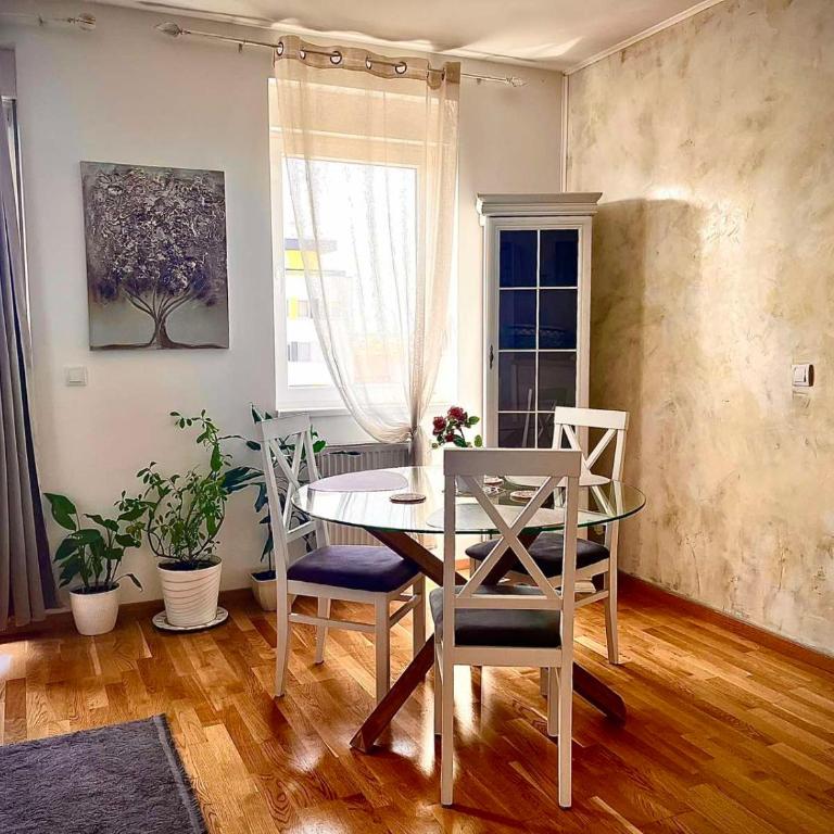 Cosy Retreat 135 - One-Bedroom Apartment - 23