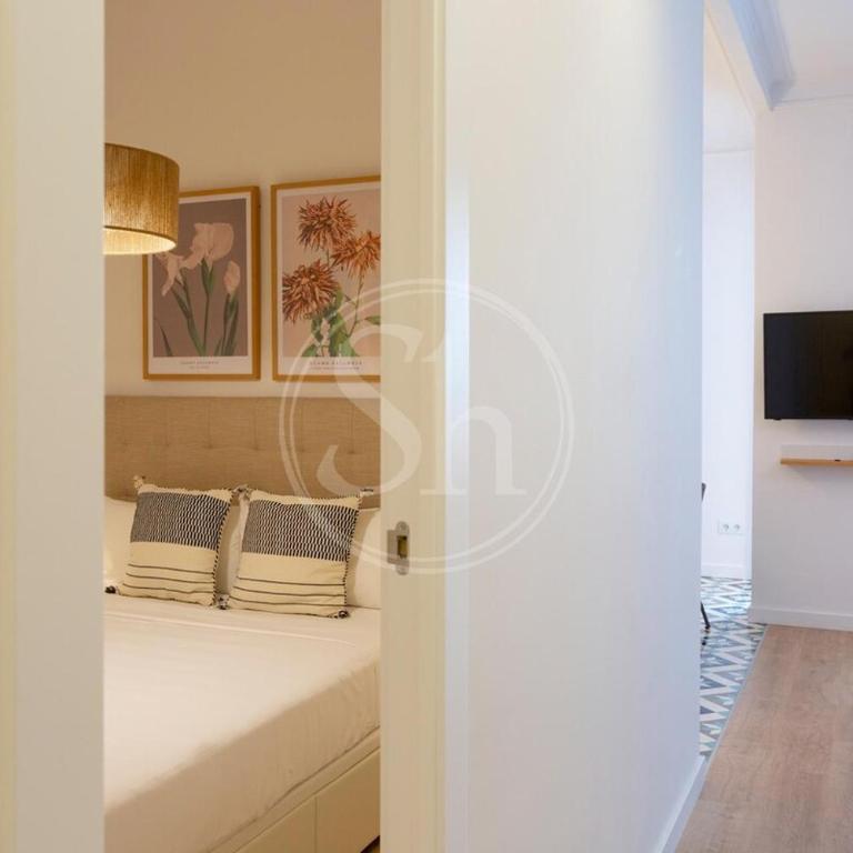 City center Eixample - Three-Bedroom Apartment - 23
