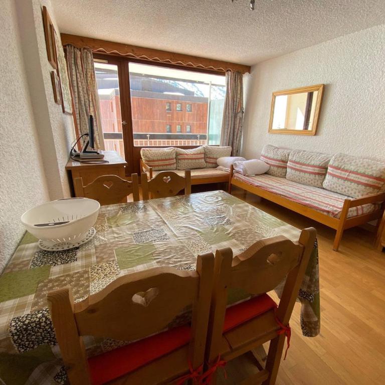 Studio skis aux pieds avec parking privé et animaux admis - FR-1-445-93 - Studio - 3