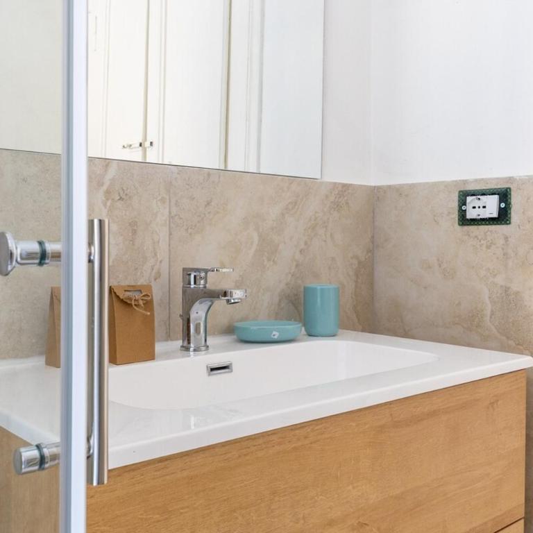HOST4U - STRADIVARI APARTMENT in Milan City Corso Buenos Aires - Appartamento con 3 Camere da Letto - 2
