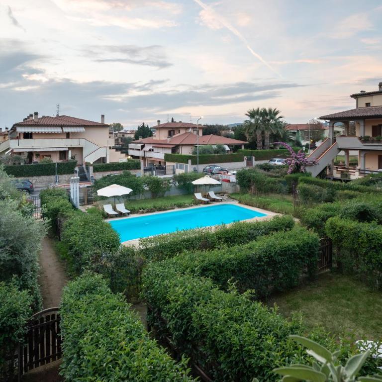 Follonica Apartments - Pool & Relax - Three-Bedroom Apartment - Split Level (6 Adults) - 33
