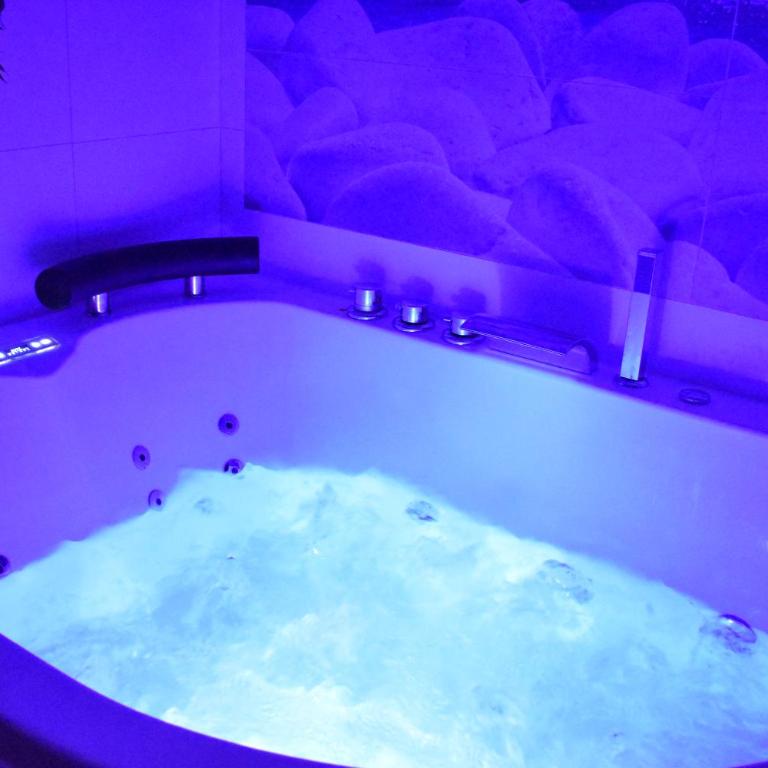 Apartment with jacuzzi en Torremolinos, Garipolo 1 by NAMASTE ELITE - Apartamento - 23