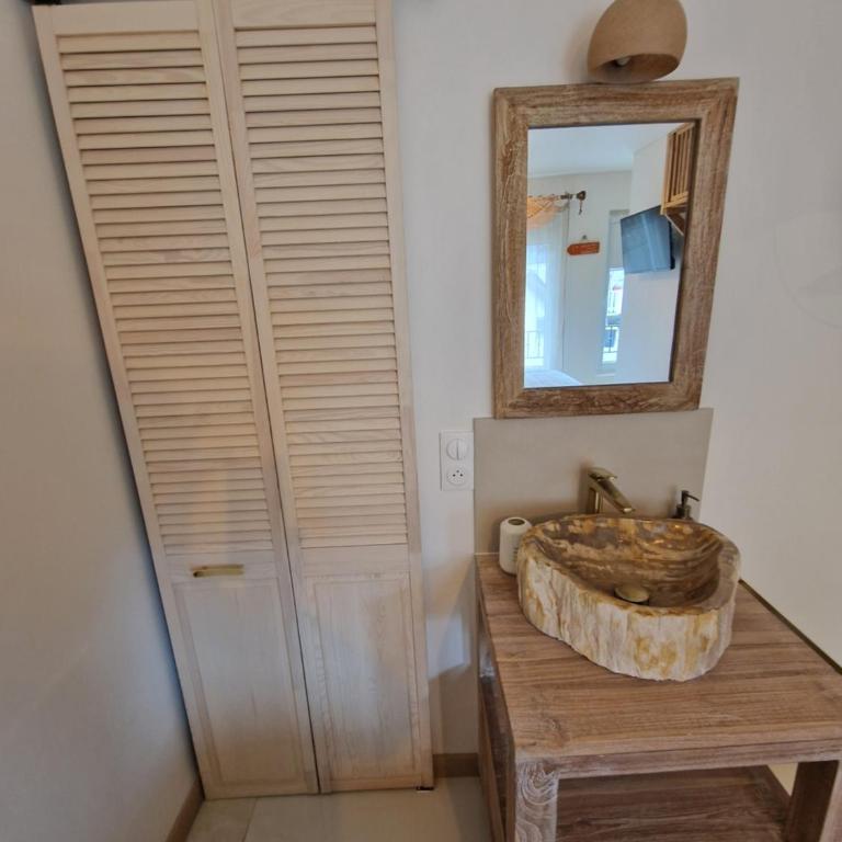 La Maison Blanche 74 Annecy-le-Vieux - Studio-Apartment mit Kingsize-Bett - 6