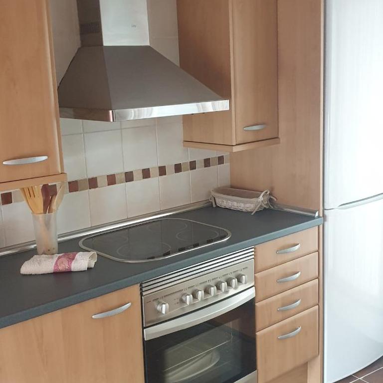 Chalet adosado entero, bbq y piscina comunitaria - Five-Bedroom House - 52
