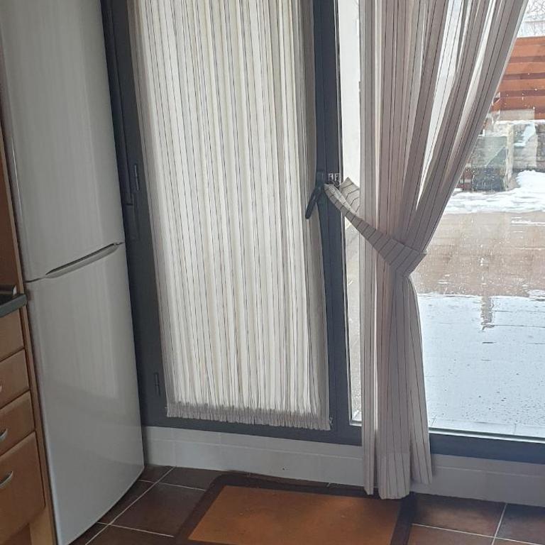 Chalet adosado entero, bbq y piscina comunitaria - Five-Bedroom House - 51
