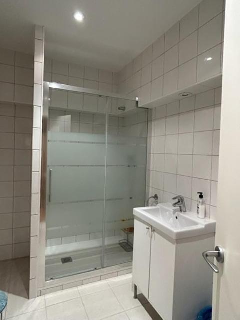 Chalet adosado entero, bbq y piscina comunitaria - Five-Bedroom House - 29