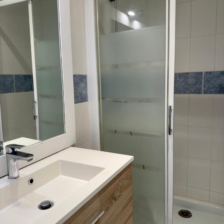 Luxuria - Heliopolis C - Sauna infrarouge - Clim - Parking - Village naturiste - Vue mer - Histoire de clés - One-Bedroom Apartment - 15