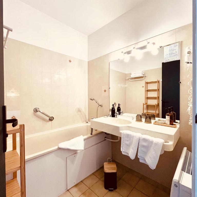 Hôtel les Chaumettes - Chambre Standard Lit Queen-Size - 2