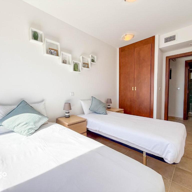 KUC01 Modern Apartment with South Aspect and Pool - Apartment with Pool View - 26