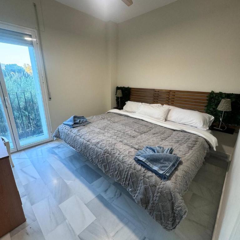 Cozy Room in Modern Shared Apartment in Atalaya, Spain - Habitación Triple - 2