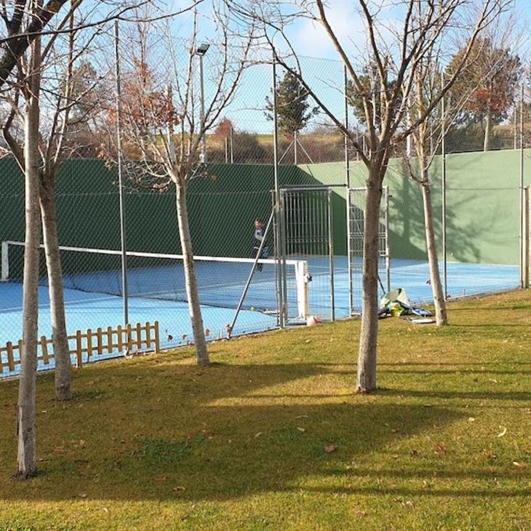 Chalet adosado entero, bbq y piscina comunitaria - Five-Bedroom House - 7