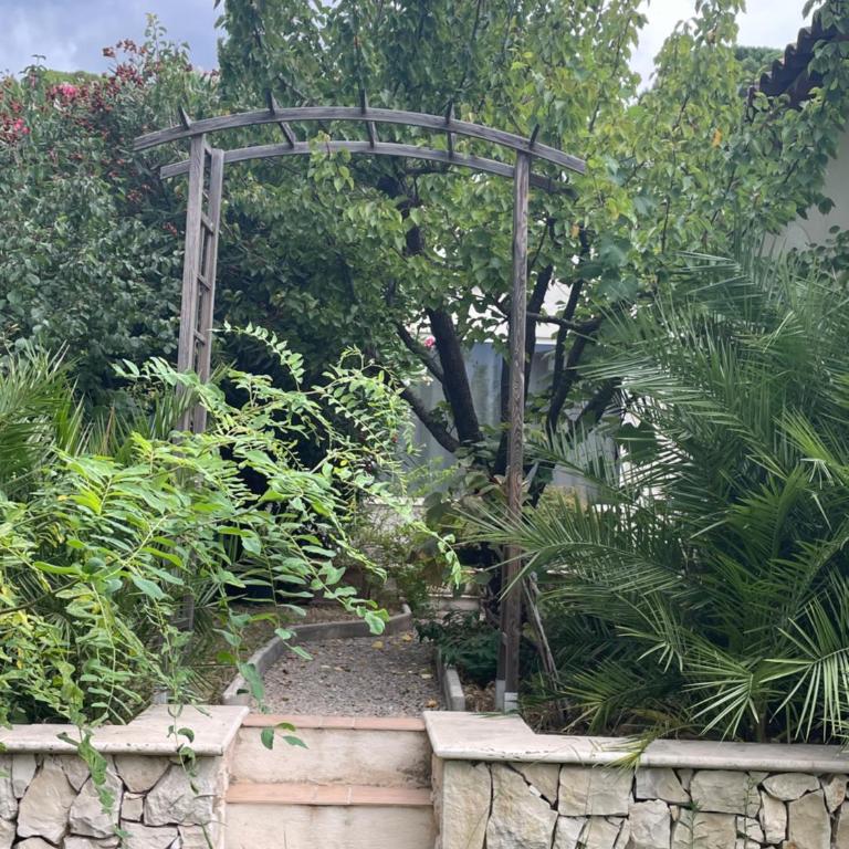 Bastide familiale cadre idyllique vue St Paul de Vence - Villa avec Piscine Privée - 11