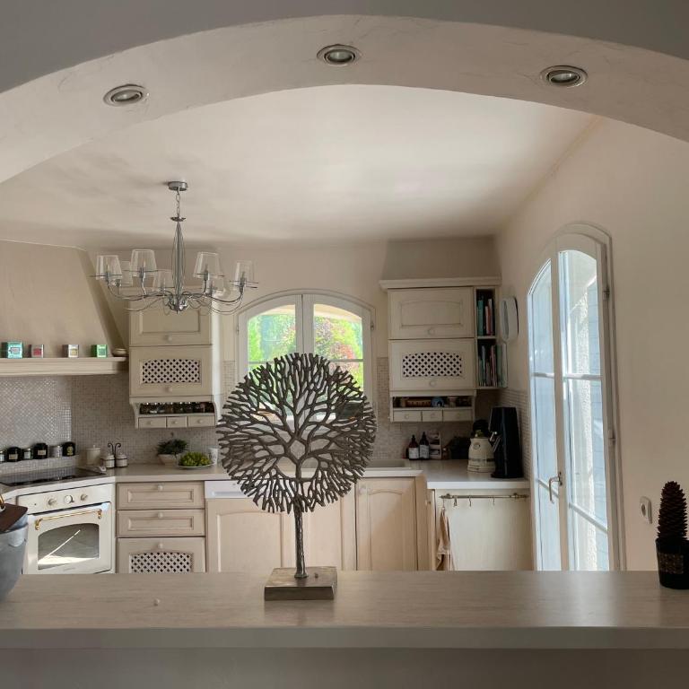 Bastide familiale cadre idyllique vue St Paul de Vence - Villa avec Piscine Privée - 17