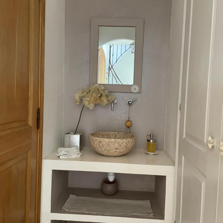 Bastide familiale cadre idyllique vue St Paul de Vence - Villa avec Piscine Privée - 47