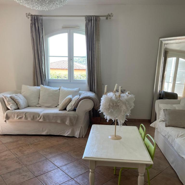 Bastide familiale cadre idyllique vue St Paul de Vence - Villa avec Piscine Privée - 59