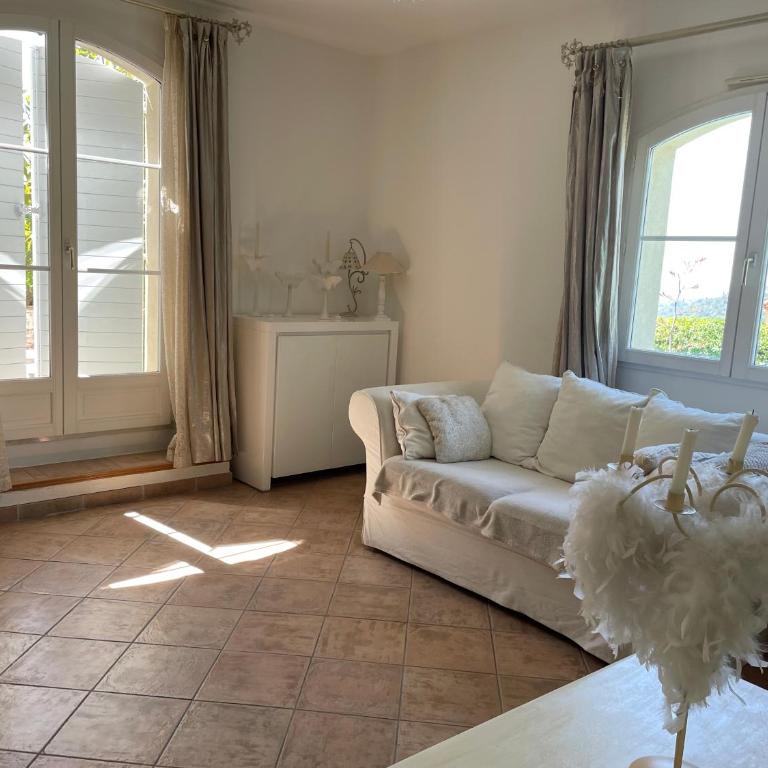 Bastide familiale cadre idyllique vue St Paul de Vence - Villa avec Piscine Privée - 63