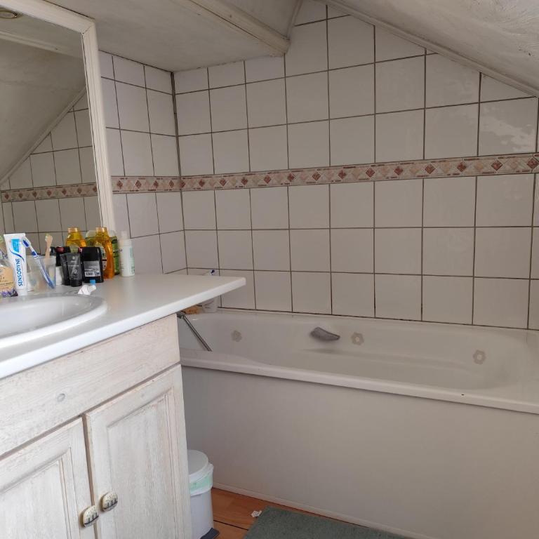 Petite chambre - Double Room with Balcony - 6