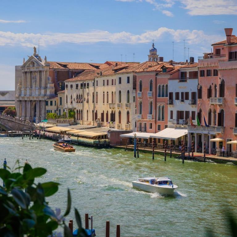 View of Grand Canal Luxury Home - Station 5 minutes - Apartment - 13