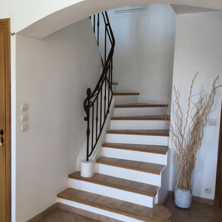 Bastide familiale cadre idyllique vue St Paul de Vence - Villa avec Piscine Privée - 91