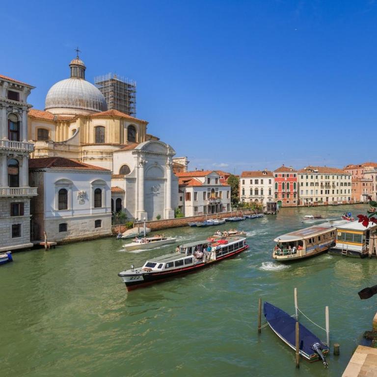 View of Grand Canal Luxury Home - Station 5 minutes - Apartment - 25